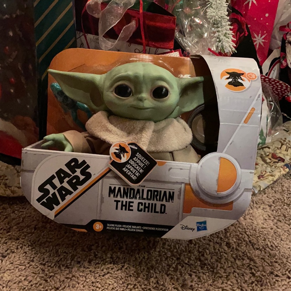 Brand new Star Wars Mandalorian The Child Talking Plush Toy